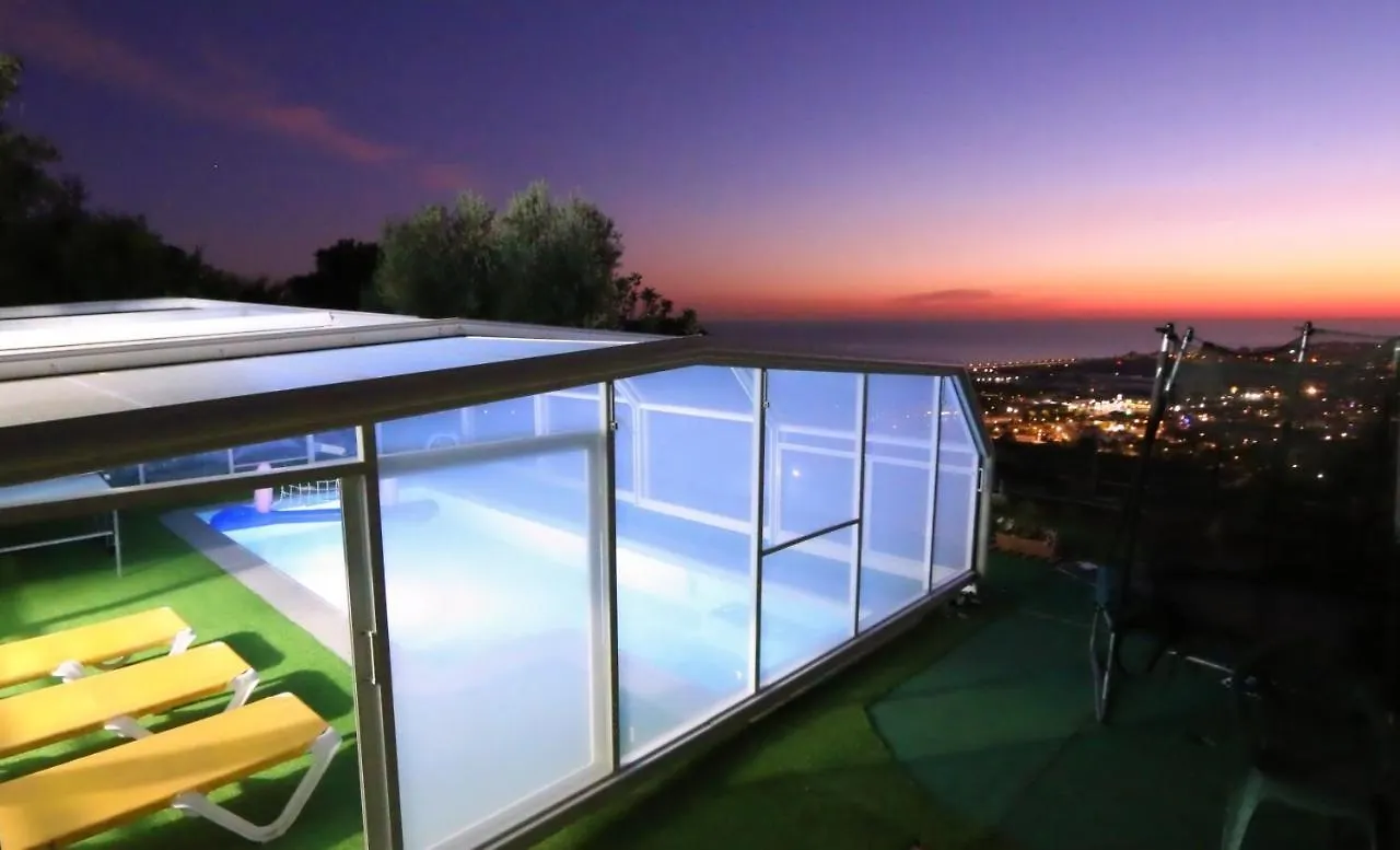 Сasa de vacaciones Villa con piscina privada climatizada Santa Susanna
